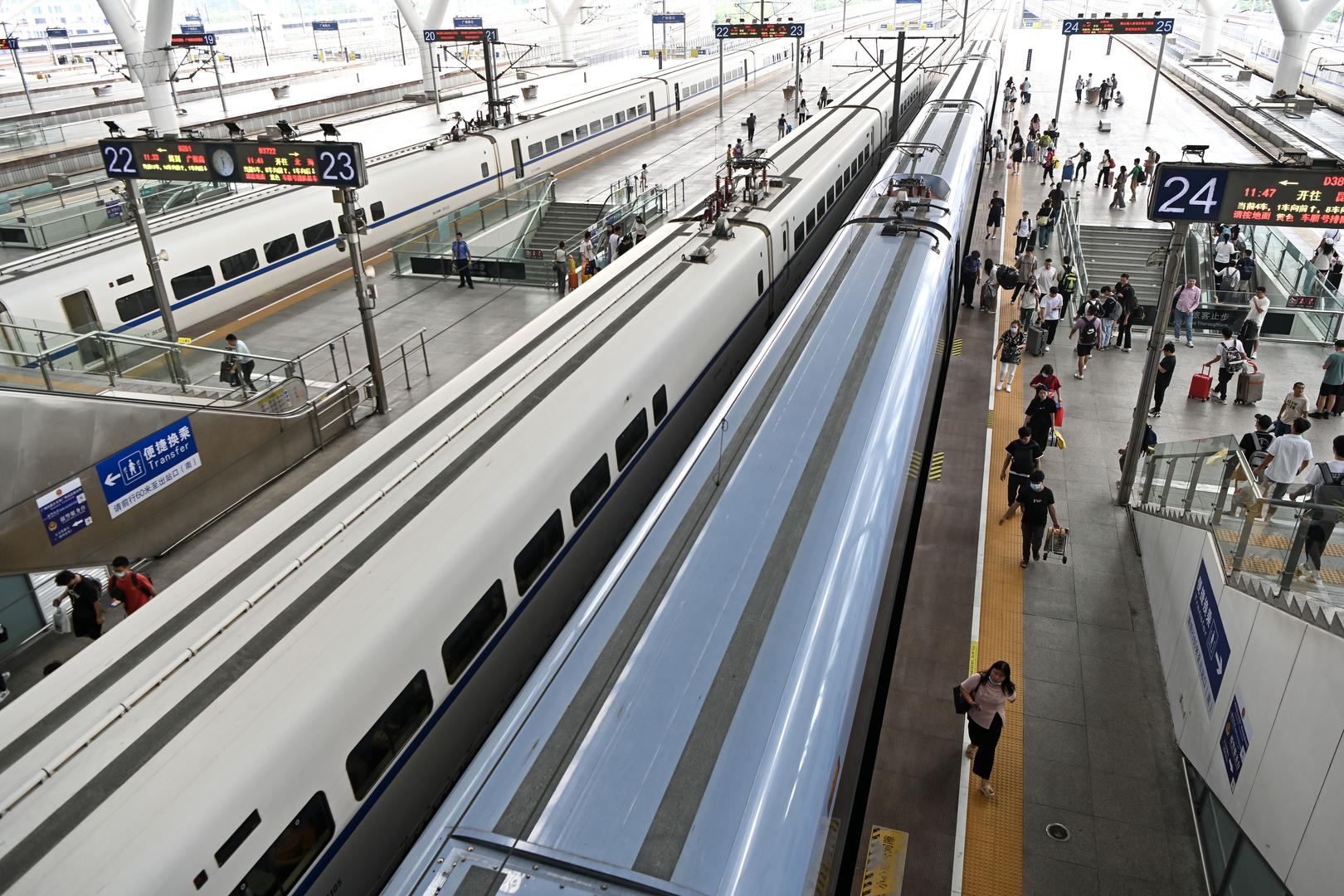 泛亚电竞铁路国庆黄金周运输今天开始:9月29日是客流最高峰，10月1日至4日火车票相对充足